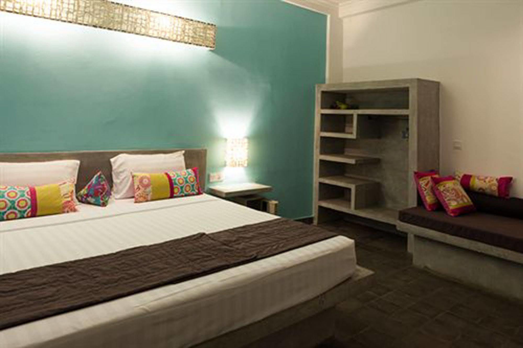 The 252 Phnom Penh Exterior foto