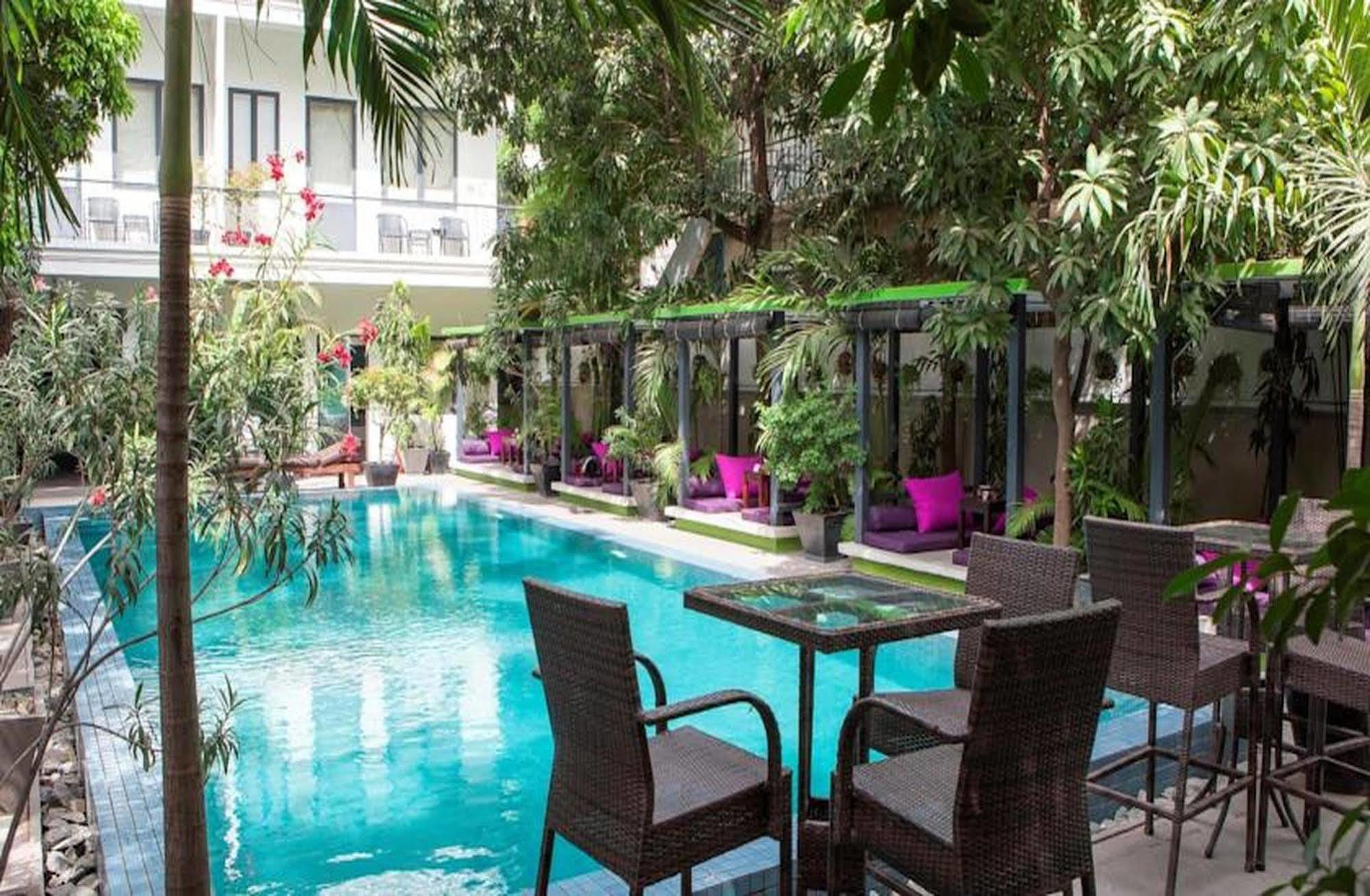 The 252 Phnom Penh Exterior foto
